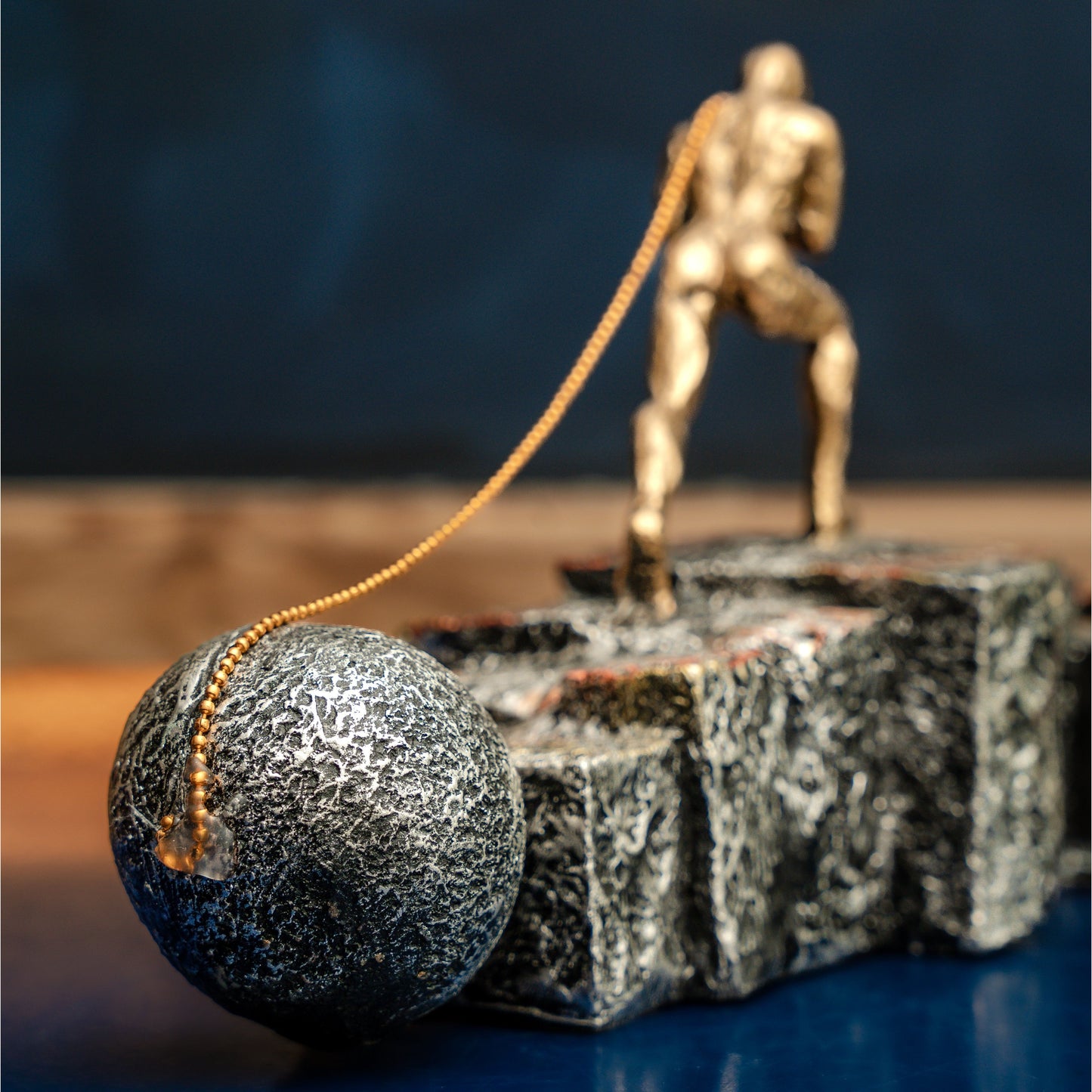 The Burden Bearer- Golden - madsbox